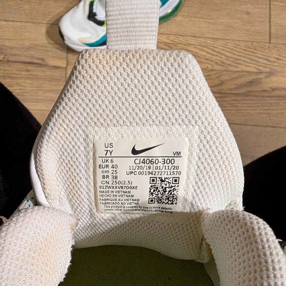 Nike Air Max Sneakers - White, Green, Blue - Picture 5 of 10